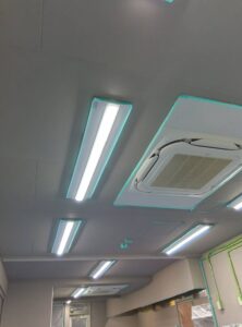 新潟市 お菓子工房 天井と壁を塗装後 清潔感と明るさが増した仕上がり｜ペイントホームズ新潟西店